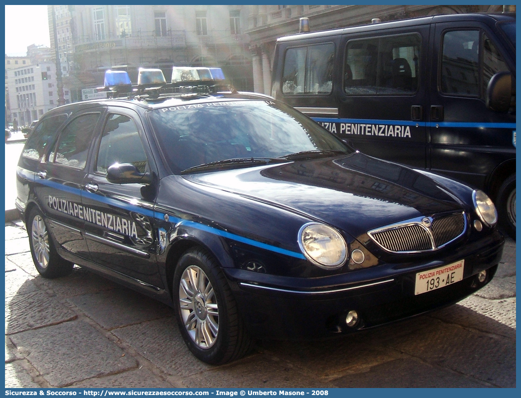 Polizia Penitenziaria 193AE
Polizia Penitenziaria
Nucleo Traduzioni e Piantonamenti
Lancia Lybra Stationwagon

Parole chiave: 193AE;Polizia Penitenziaria;Nucleo Traduzioni e Piantonamenti;Lancia Lybra Stationwagon