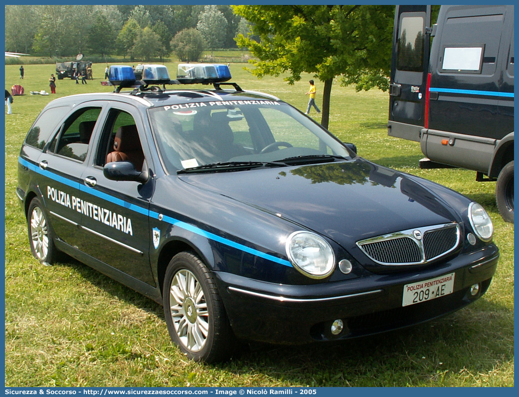 Polizia Penitenziaria 209AE
Polizia Penitenziaria
Nucleo Traduzioni e Piantonamenti
Lancia Lybra Stationwagon

Parole chiave: 209AE;Polizia Penitenziaria;Nucleo Traduzioni e Piantonamenti;Lancia Lybra Stationwagon