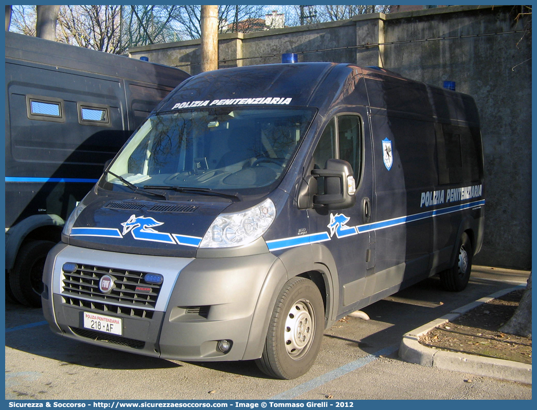 Polizia Penitenziaria 218AF
Polizia Penitenziaria
Fiat Ducato III serie serie
Allestitore Mussa & Graziano S.r.l.
Parole chiave: PolPen;Pol.Pen.;AdiC;A.diC.;Agenti;di;Custodia;Polizia;Penitenziaria;Fiat;Ducato;X250;Mussa & Graziano