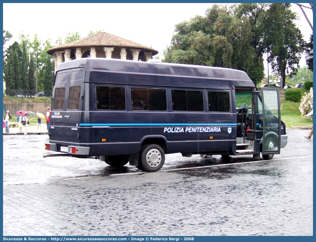 Polizia Penitenziaria 228AB
Polizia Penitenziaria
Iveco Daily 45-12 II serie
Parole chiave: PolPen;Pol.Pen.;AdiC;A.diC.;Agenti di Custodia;Polizia Penitenziaria;Iveco;Daily;45-12 II serie;228AB