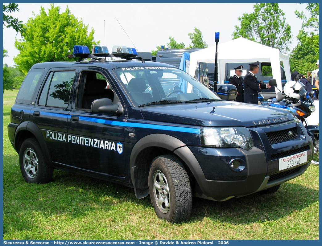 Polizia Penitenziaria 259AE
Polizia Penitenziaria
Nucleo Traduzioni e Piantonamenti
Land Rover Freelander I serie restyling
Parole chiave: PP;P.P.;Pol.Pen;PolPen;AdiC;A.diC.;Agenti;di;Custodia;Polizia;Penitenziaria;Nucleo;Traduzioni;Piantonamenti;Land Rover;Freelander