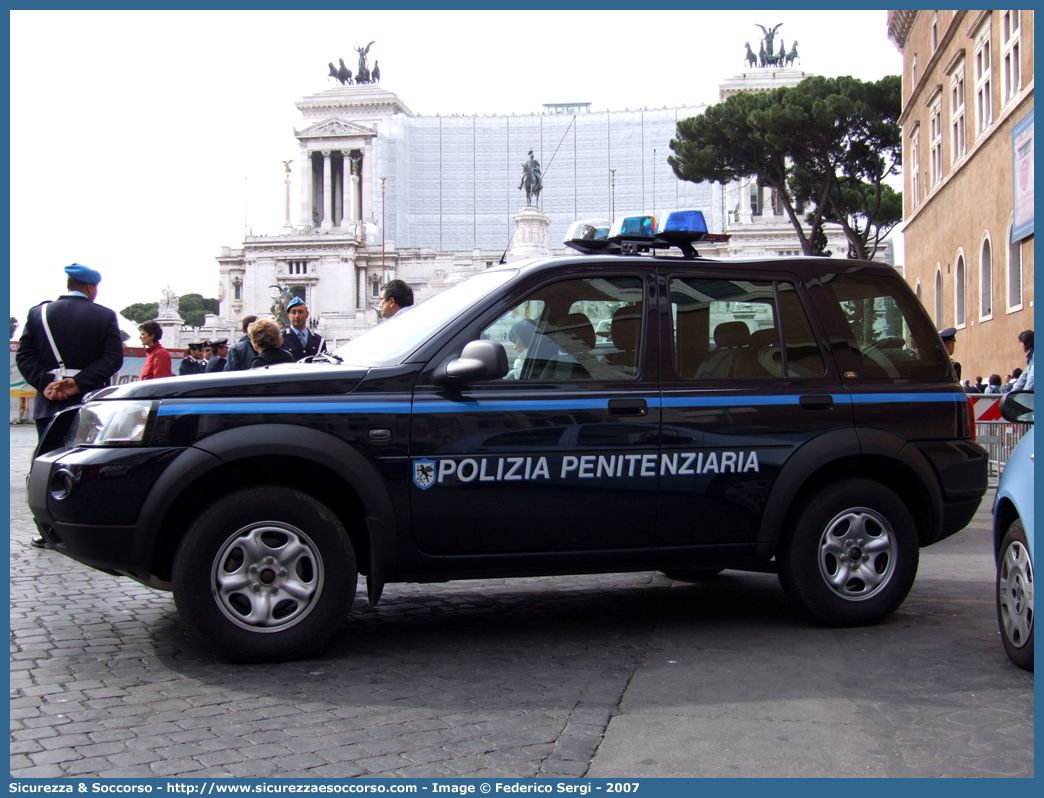 Polizia Penitenziaria 262AE
Polizia Penitenziaria
Nucleo Traduzioni e Piantonamenti
Land Rover Freelander I serie restyling
Parole chiave: PP;P.P.;Pol.Pen;PolPen;AdiC;A.diC.;Agenti;di;Custodia;Polizia;Penitenziaria;Nucleo;Traduzioni;Piantonamenti;Land Rover;Freelander