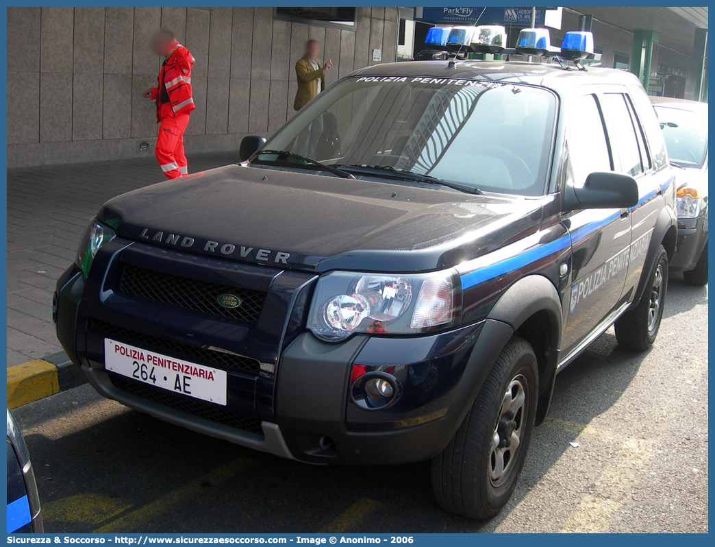 Polizia Penitenziaria 264AE
Polizia Penitenziaria
Nucleo Traduzioni e Piantonamenti
Land Rover Freelander I serie restyling
Parole chiave: PP;P.P.;Pol.Pen;PolPen;AdiC;A.diC.;Agenti;di;Custodia;Polizia;Penitenziaria;Nucleo;Traduzioni;Piantonamenti;Land Rover;Freelander