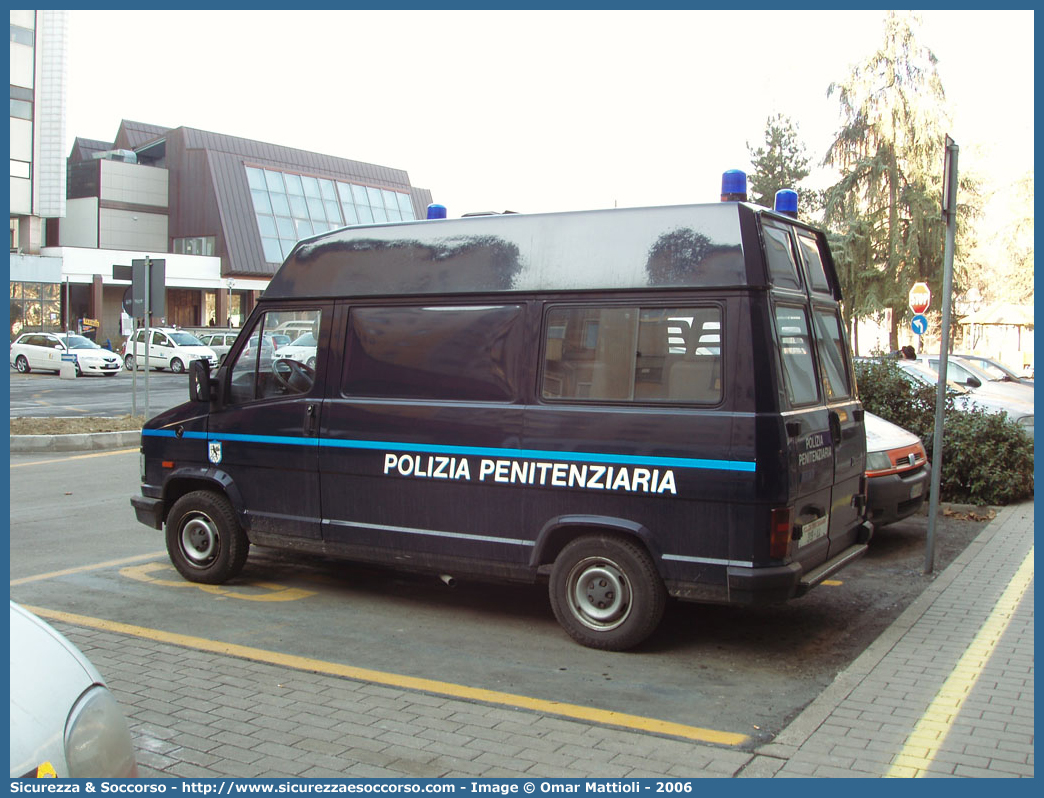 Polizia Penitenziaria 319AA
Polizia Penitenziaria
Fiat Ducato I serie restyling
Parole chiave: PolPen;Pol.Pen.;AdiC;A.diC.;Agenti di Custodia;Polizia Penitenziaria;Fiat;Ducato I serie restyling;319AA