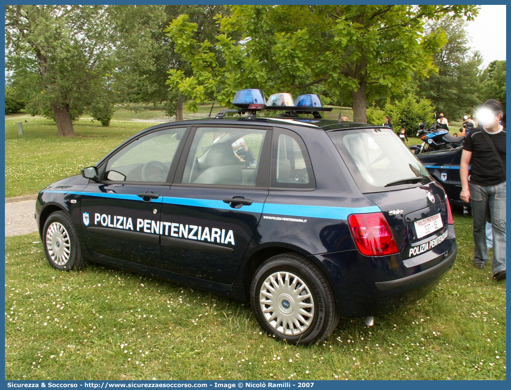 Polizia Penitenziaria 337AE
Polizia Penitenziaria
Nucleo Traduzioni e Piantonamenti
Fiat Stilo II serie
Parole chiave: PP;P.P.;Pol.Pen;PolPen;AdiC;A.diC.;Agenti;di;Custodia;Polizia;Penitenziaria;Nucleo;Traduzioni;Piantonamenti;Fiat;Stilo