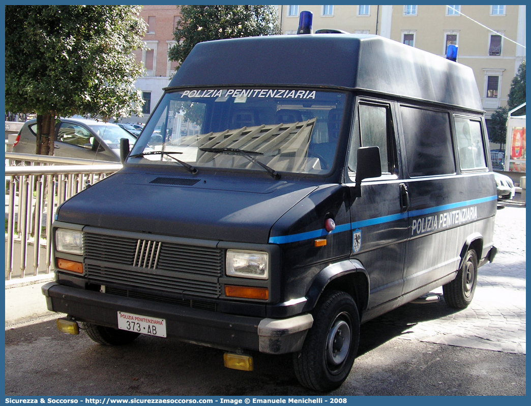 Polizia Penitenziaria 373AB
Polizia Penitenziaria
Fiat Ducato I serie
Parole chiave: PolPen;Pol.Pen.;AdiC;A.diC.;Agenti di Custodia;Polizia Penitenziaria;Fiat;Ducato I serie;373AB