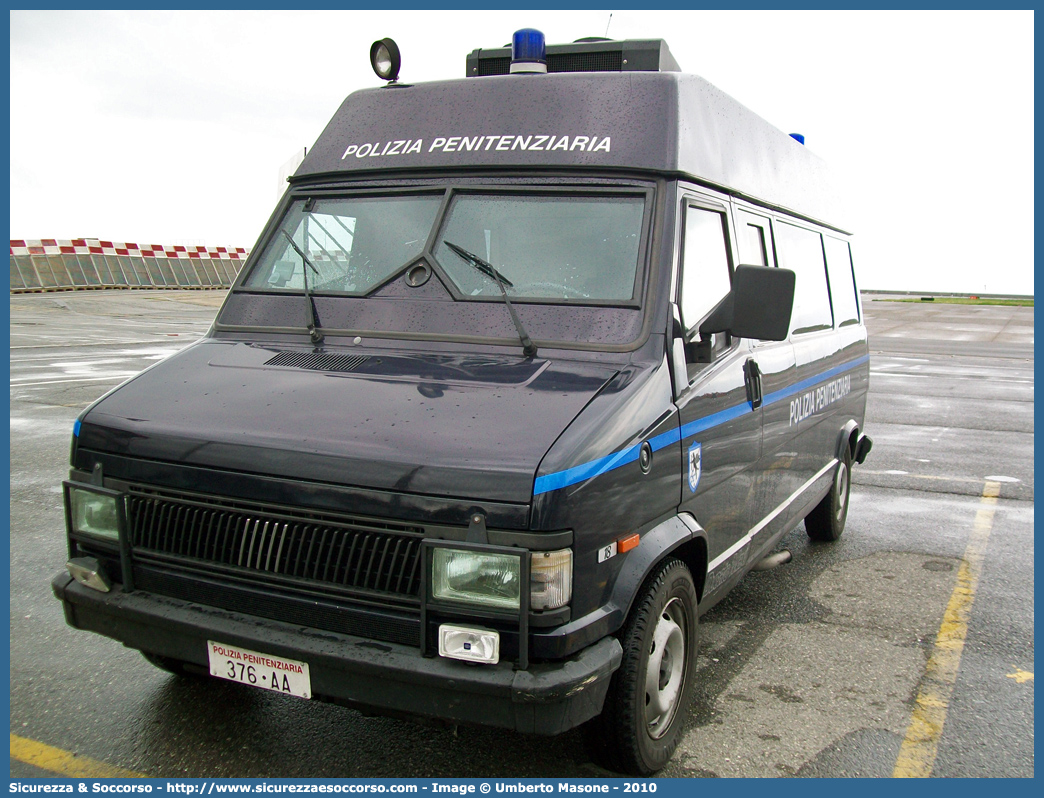 Polizia Penitenziaria 376AA
Polizia Penitenziaria
Fiat Ducato I serie restyling
Parole chiave: PolPen;Pol.Pen.;AdiC;A.diC.;Agenti di Custodia;Polizia Penitenziaria;Fiat;Ducato I serie restyling;376AA