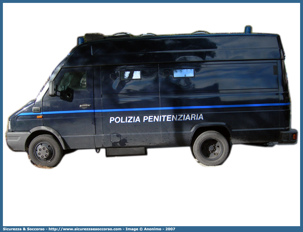 Polizia Penitenziaria 597AC
Polizia Penitenziaria
Iveco Daily 35-12 II serie
Parole chiave: PolPen;Pol.Pen.;AdiC;A.diC.;Agenti;di;Custodia;Polizia;Penitenziaria;Iveco;Daily;35-12;35;12;35.12