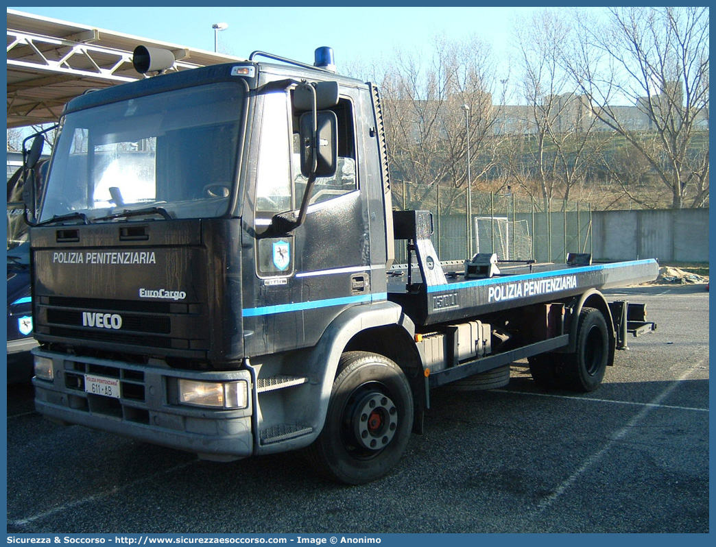 Polizia Penitenziaria 611AB
Polizia Penitenziaria
Nucleo Traduzioni e Piantonamenti
Iveco EuroCargo 150E18 I serie

Parole chiave: 611AB;Polizia Penitenziaria;Nucleo Traduzioni e Piantonamenti;Iveco EuroCargo 150E18 I serie