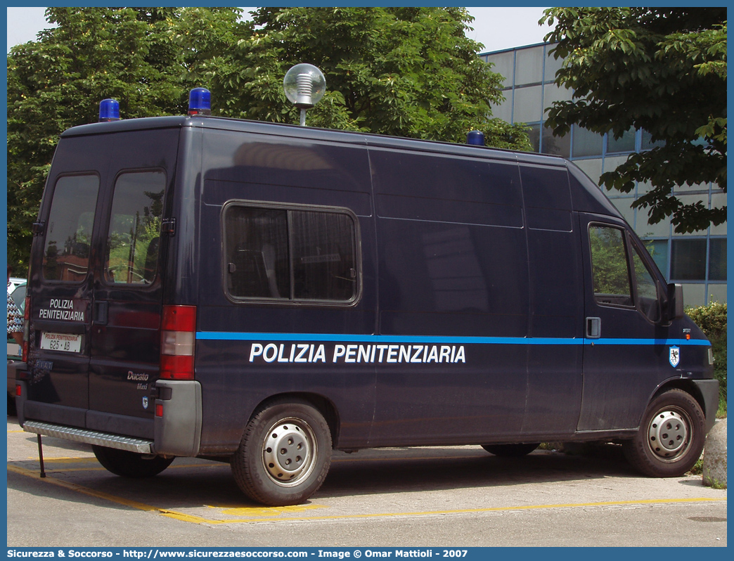 Polizia Penitenziaria 625AB
Polizia Penitenziaria
Fiat Ducato II serie
Parole chiave: PP;P.P.;Pol.Pen;PolPen;AdiC;A.diC.;Agenti;di;Custodia;Polizia;Penitenziaria;Nucleo;Traduzioni;Piantonamenti;Fiat;Ducato