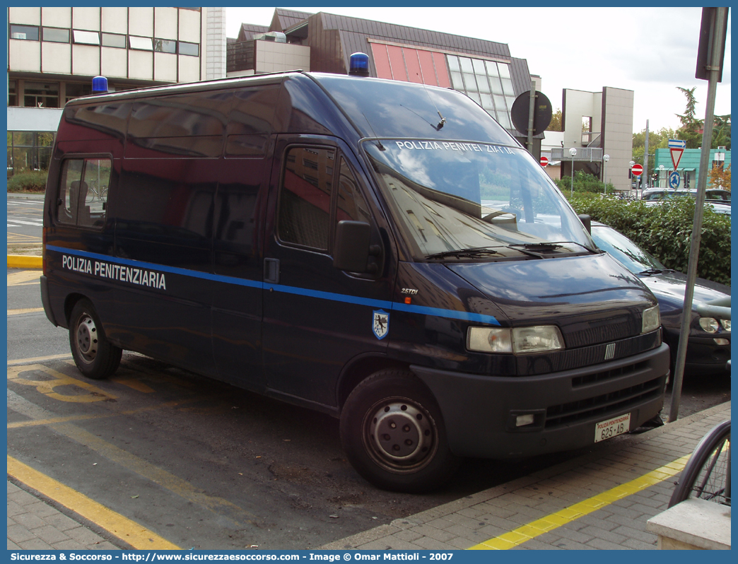 Polizia Penitenziaria 625AB
Polizia Penitenziaria
Fiat Ducato II serie
Parole chiave: PP;P.P.;Pol.Pen;PolPen;AdiC;A.diC.;Agenti;di;Custodia;Polizia;Penitenziaria;Nucleo;Traduzioni;Piantonamenti;Fiat;Ducato