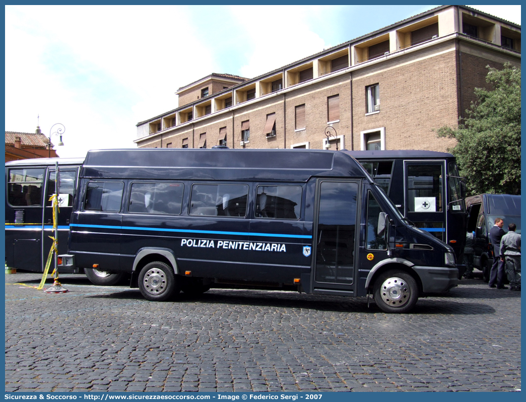 Polizia Penitenziaria 900AB
Polizia Penitenziaria
Iveco Daily 45-12 II serie
Parole chiave: PolPen;Pol.Pen.;AdiC;A.diC.;Agenti di Custodia;Polizia Penitenziaria;Iveco;Daily;45-12 II serie;900AB