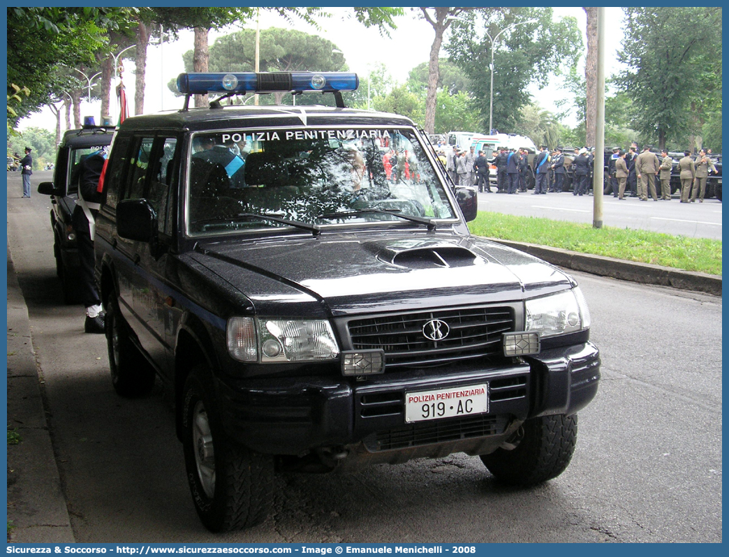 Polizia Penitenziaria 919AC
Polizia Penitenziaria
Nucleo Traduzioni e Piantonamenti
Hyundai Galloper
Parole chiave: PolPen;Pol.Pen.;AdiC;A.diC.;Agenti;di;Custodia;Polizia;Penitenziaria;Hyundai;Galloper;919AC