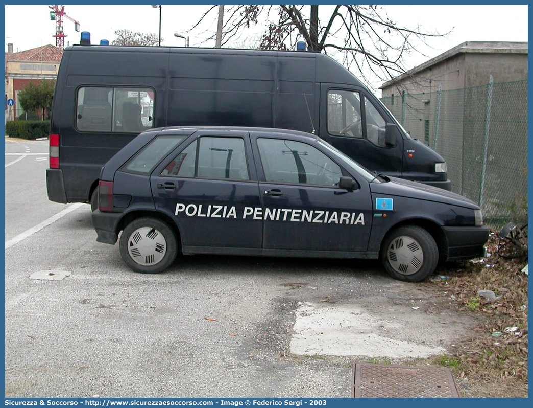 Polizia Penitenziaria 989AA
Polizia Penitenziaria
Nucleo Traduzioni e Piantonamenti
Fiat Tipo II serie
Parole chiave: PolPen;AdiC;A.diC.;Agenti;di;Custodia;Polizia;Penitenziaria;Nucleo;Traduzioni;Piantonamenti;Fiat;Tipo