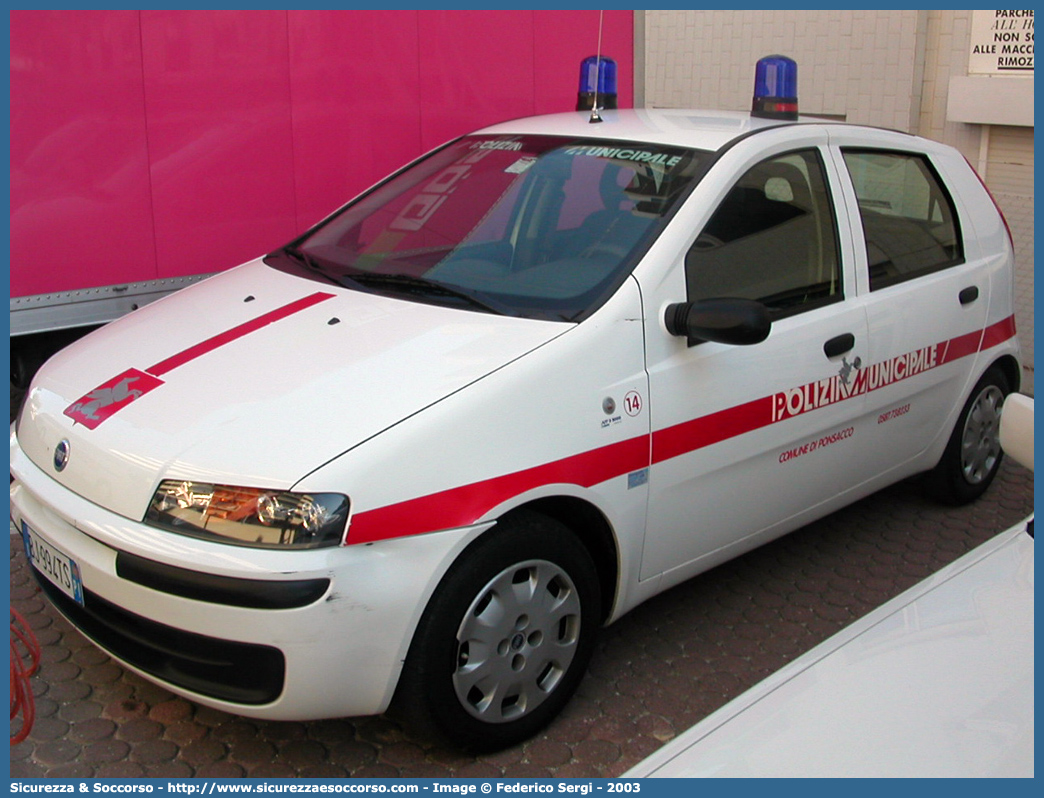 -
Polizia Municipale
Comune di Ponsacco
Fiat Punto II serie
Parole chiave: Polizia;Locale;Municipale;Ponsacco;Fiat;Punto