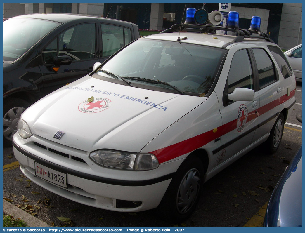 CRI A1823
Croce Rossa Italiana
Bergamo
Fiat Palio Weekend I serie
Parole chiave: CRI;C.R.I.;Croce;Rossa;Italiana;Automedica;Auto medica;Automedicalizzata;Auto medicalizzata;Fiat;Palio;Weekend;Bergamo