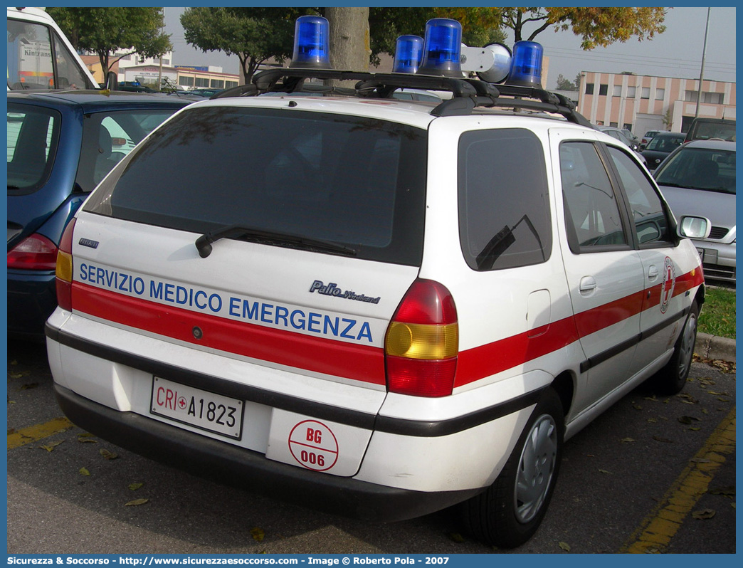 CRI A1823
Croce Rossa Italiana
Bergamo
Fiat Palio Weekend I serie
Parole chiave: CRI;C.R.I.;Croce;Rossa;Italiana;Automedica;Auto medica;Automedicalizzata;Auto medicalizzata;Fiat;Palio;Weekend;Bergamo