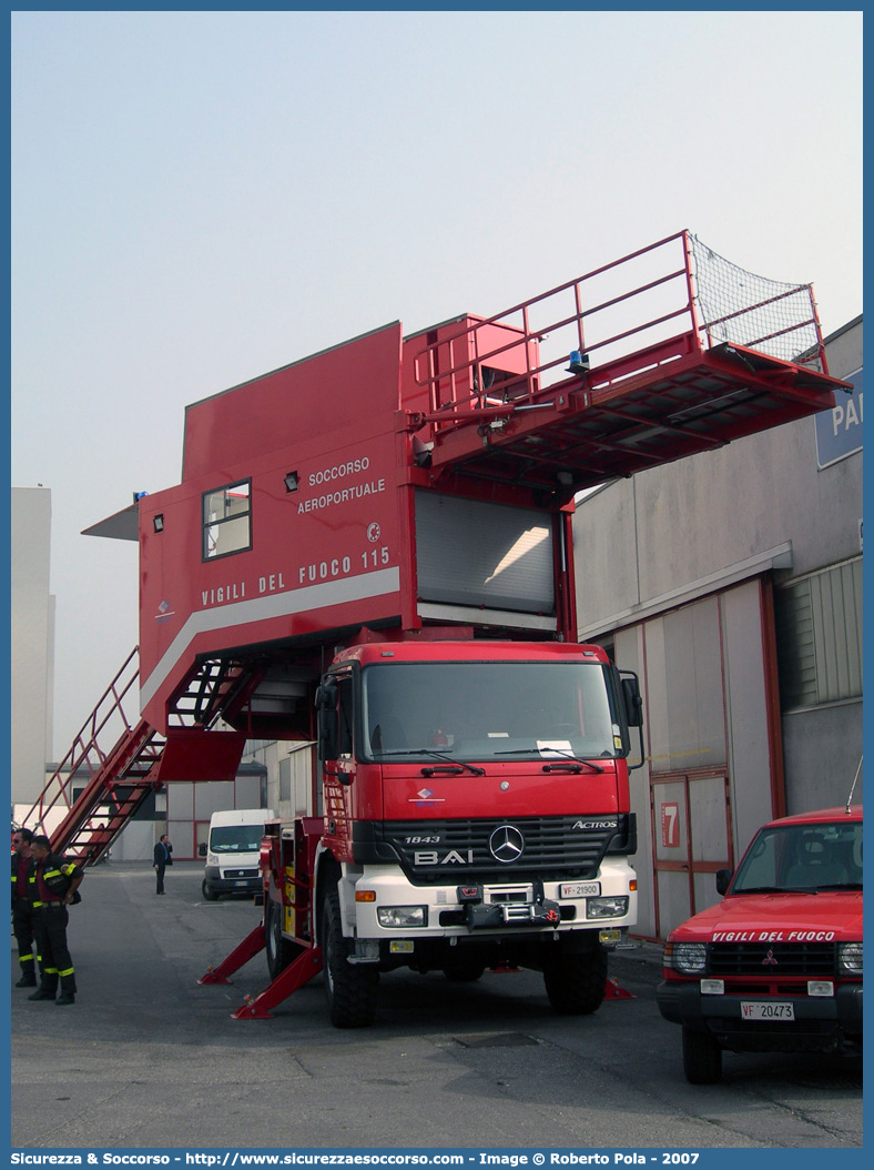 VF 21900
Corpo Nazionale Vigili del Fuoco
Nucleo Aeroportuale
Mercedes Benz Actros 1843 I serie
Parole chiave: Corpo;Nazionale;Vigili del Fuoco;Vigili;Fuoco;Mercedes;Benz;Actros;Aeroportuale