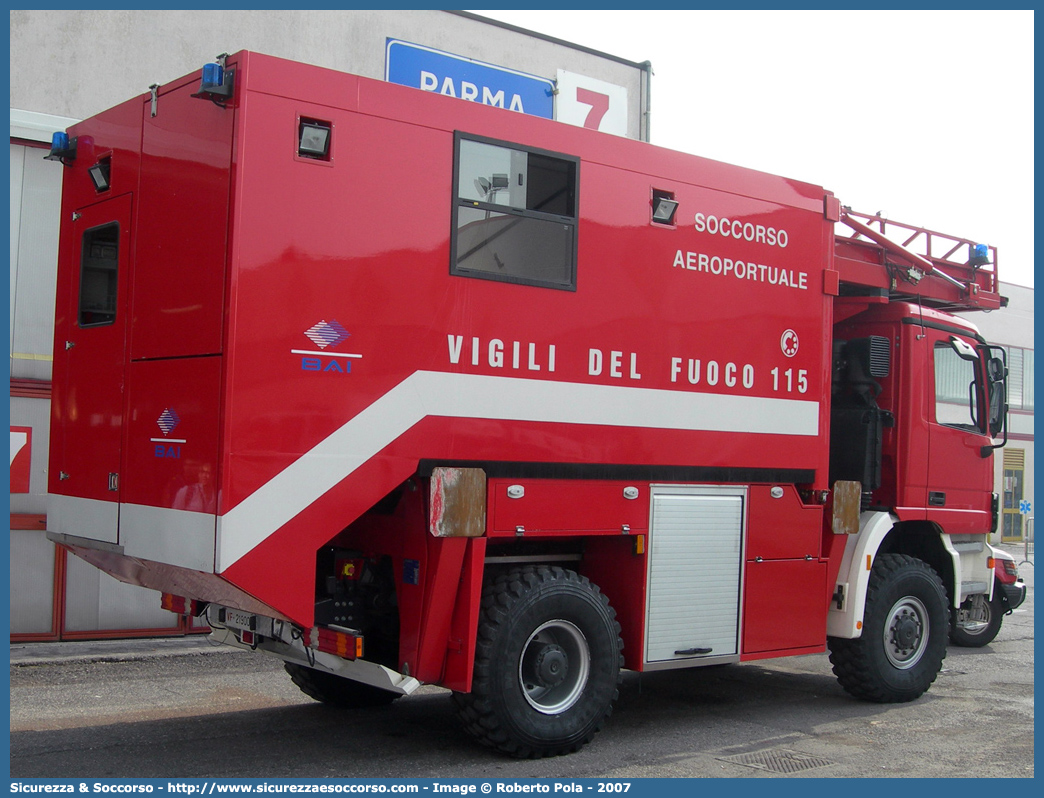 VF 21900
Corpo Nazionale Vigili del Fuoco
Nucleo Aeroportuale
Mercedes Benz Actros 1843 I serie
Parole chiave: Corpo;Nazionale;Vigili del Fuoco;Vigili;Fuoco;Mercedes;Benz;Actros;Aeroportuale