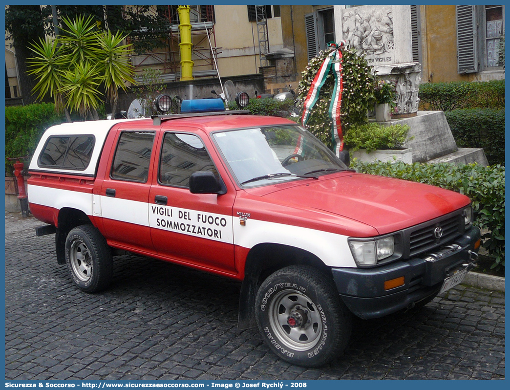 VF 19417
Corpo Nazionale Vigili del Fuoco
Nucleo Soccorso Subacqueo e Acquatico
Toyota Hilux V serie
Parole chiave: Corpo;Nazionale;Vigili del Fuoco;Vigili;Fuoco;Toyota;Hilux;NSSA;N.S.S.A.;Soccorso;Subacqueo;Acquatico;Sommozzatori;Subacquei