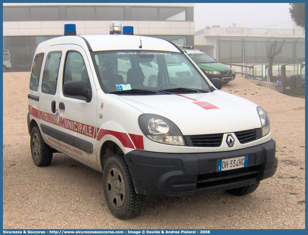 -
Polizia Municipale
Comune di San Casciano in Val di Pesa
Renault Kangoo 4x4 II serie
Parole chiave: Polizia;Locale;Municipale;San Casciano in Val di Pesa;Renault;Kangoo