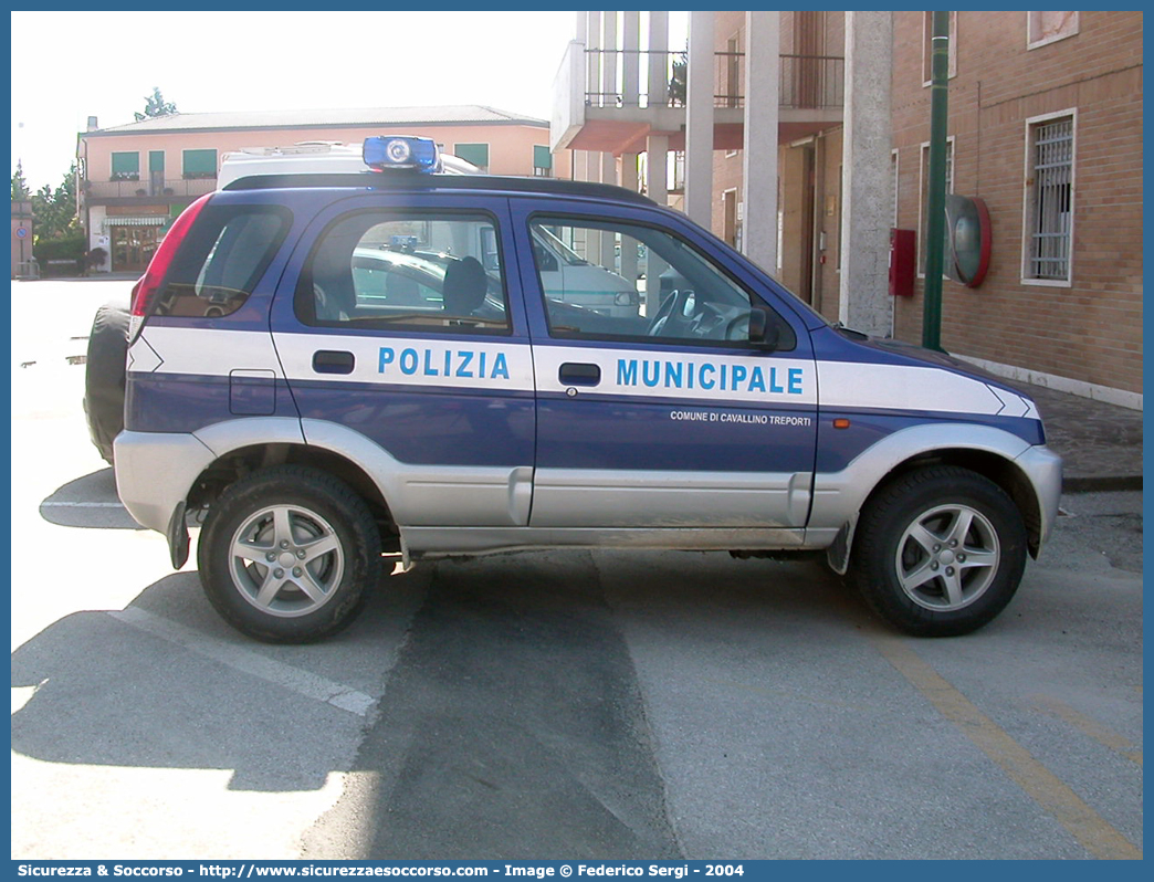 -
Polizia Municipale
Comune di Cavallino Treporti
Daihatsu Terios I serie
Parole chiave: PL;PM;P.L.;P.M.;Polizia;Locale;Municipale;Cavallino;Treporti;Daihatsu;Terios