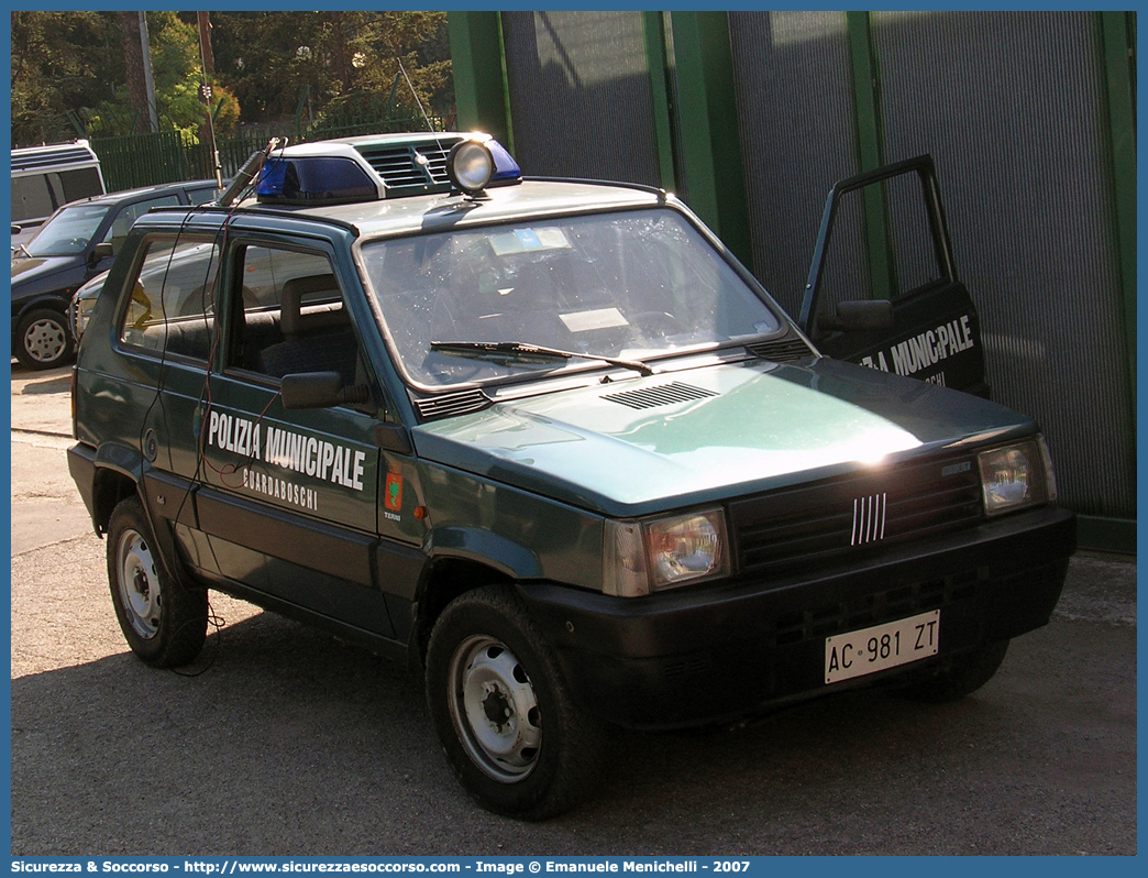 -
Polizia Municipale
Comune di Terni
Nucleo Guardaboschi
Fiat Panda 4x4 II serie
Parole chiave: Polizia;Locale;Municipale;Terni;Guardaboschi;Fiat;Panda