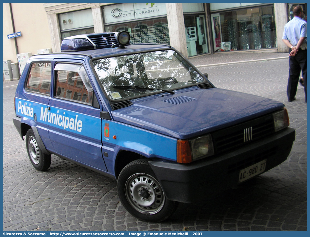 -
Polizia Municipale
Comune di Terni
Fiat Panda II serie
Parole chiave: Polizia;Locale;Municipale;Terni;Fiat;Panda