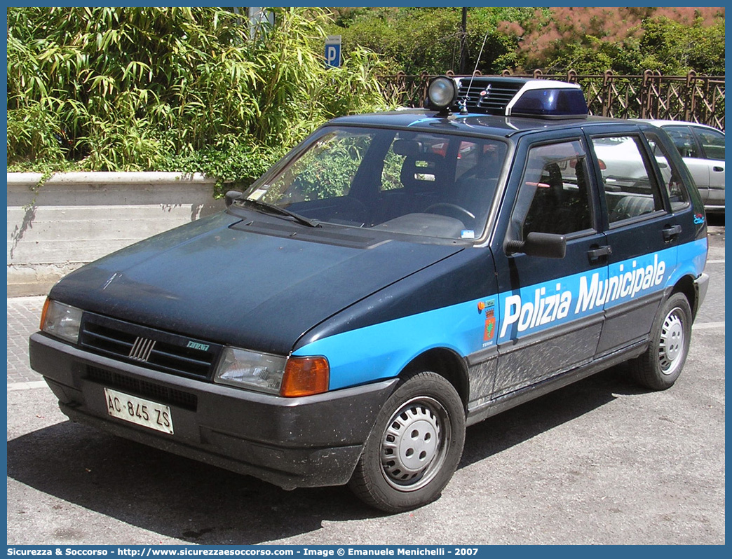 -
Polizia Municipale
Comune di Terni
Fiat Uno II serie
Parole chiave: Polizia;Locale;Municipale;Terni;Fiat;Uno