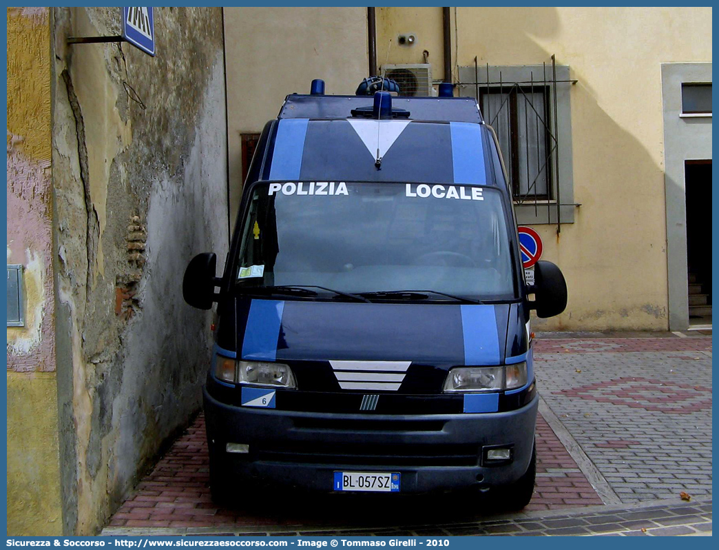 -
Polizia Locale
Servizio Associato Attigliano e altri
Fiat Ducato II serie
Parole chiave: Polizia;Locale;Attigliano;Giove;Guardea;Lugnano in Teverina;Otricoli;Penna in Teverina;Fiat;Ducato