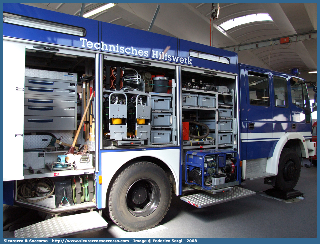 THW 82769
Bundesrepublik Deutschland
Technisches Hilfswerk
Iveco Magirus EuroFire 135E24 I generation

Parole chiave: THW;Technisches;Hilfswerk;Iveco;Magirus;EuroFire;135E24;82769