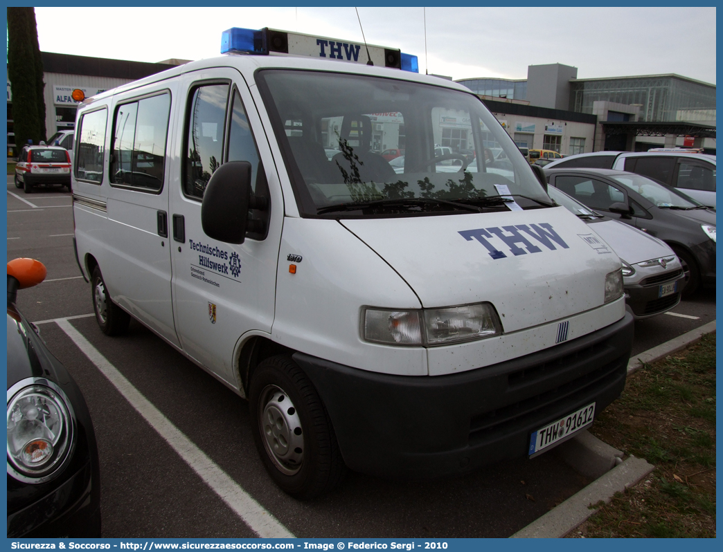 THW 91612
Bundesrepublik Deutschland
Technisches Hilfswerk
Fiat Ducato II generation
Parole chiave: THW;Technisches Hilfswerk;Fiat;Ducato;91612