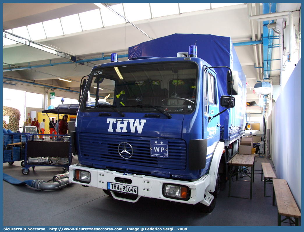 THW 91644
Bundesrepublik Deutschland
Technisches Hilfswerk
Mercedes Benz 1017
Parole chiave: THW;Technisches;Hilfswerk;Mercedes Benz;1017;91644