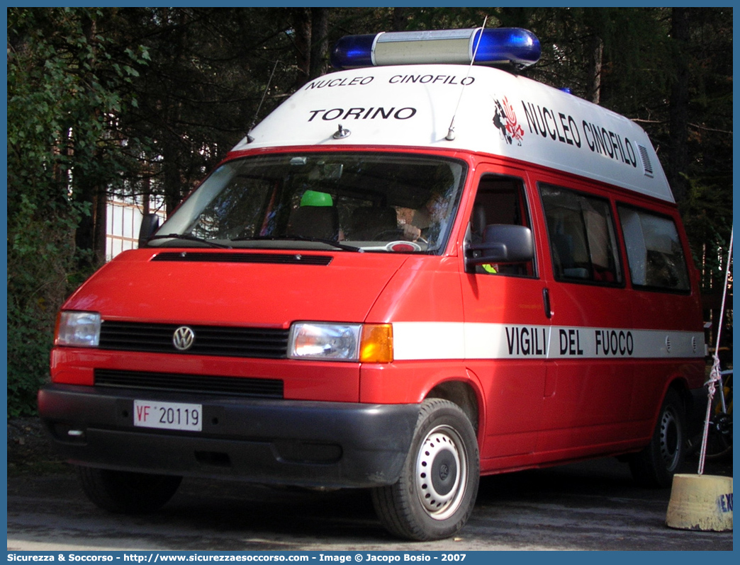 VF 20119
Corpo Nazionale Vigili del Fuoco
Nucleo Cinofili
Volkswagen Transporter T4
Parole chiave: Corpo;Nazionale;Vigili del Fuoco;Vigili;Fuoco;Volkswagen;Transporter;T4;Cinofili