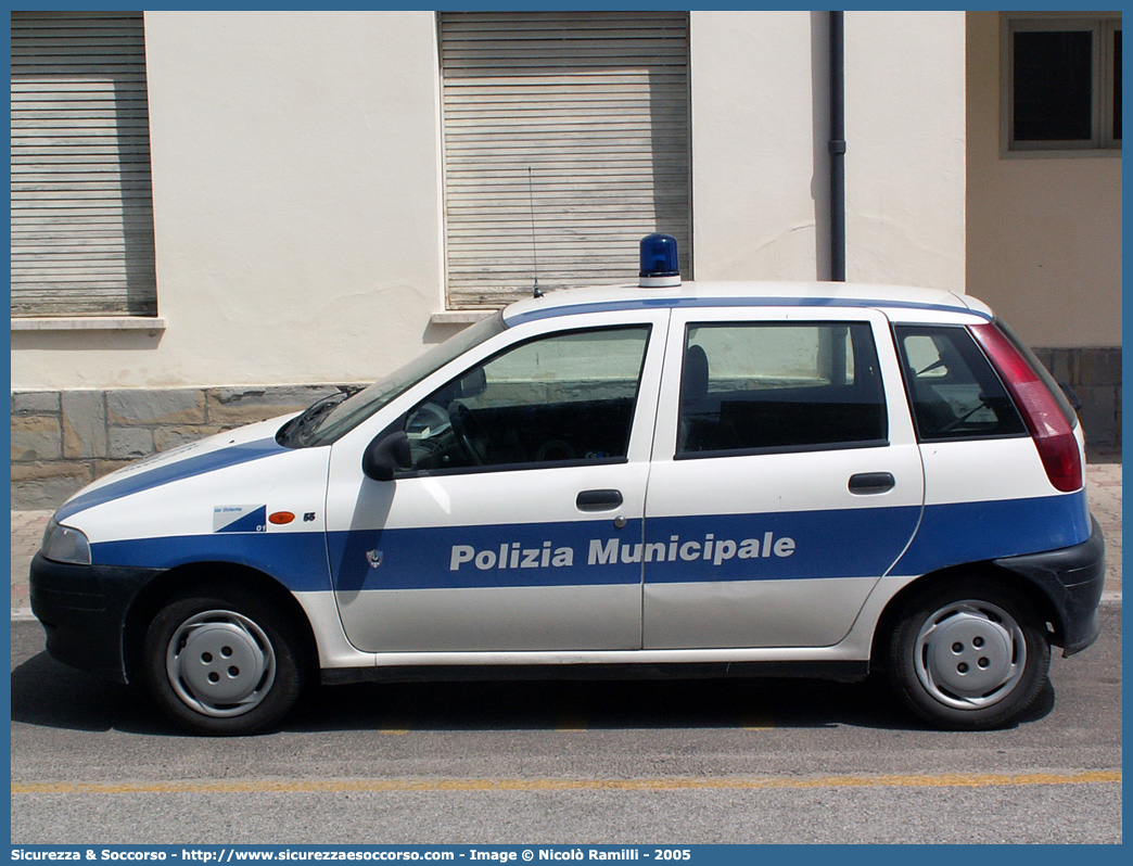 -
Polizia Municipale
Servizio Associato Val Bidente
Fiat Punto I serie
Parole chiave: Polizia;Locale;Municipale;Val Bidente;Valbidente;Civitella di Romagna;Galeata;Santa Sofia;Fiat;Punto