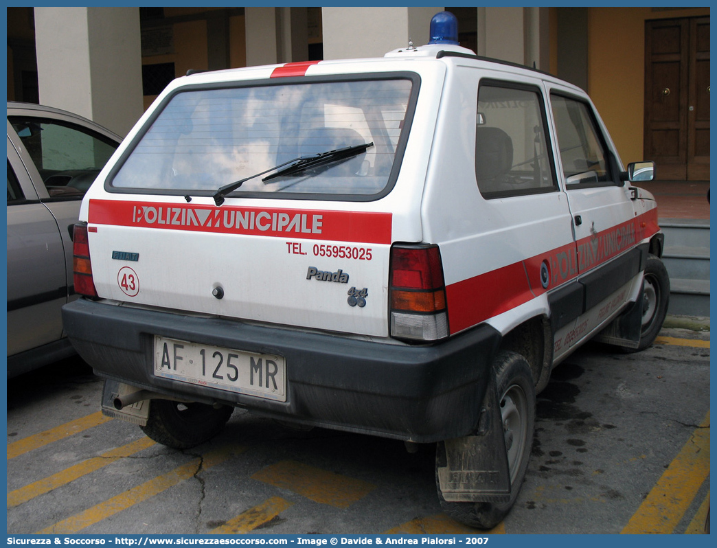 -
Polizia Municipale
Comune di Figline Valdarno
Fiat Panda 4x4 II serie
Parole chiave: PL;P.L.;PM;P.M.;Polizia;Locale;Municipale;Figline Valdarno;Fiat;Panda