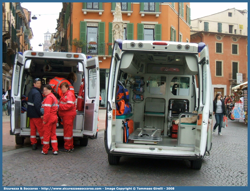 36
Croce Verde Verona
Fiat Ducato II serie restyling
Allestitore Aricar S.p.A.
Parole chiave: Croce Verde;CV;C.V.;Verona;Pubblica;Assistenza;Ambulanza;Fiat;Ducato;Aricar;36