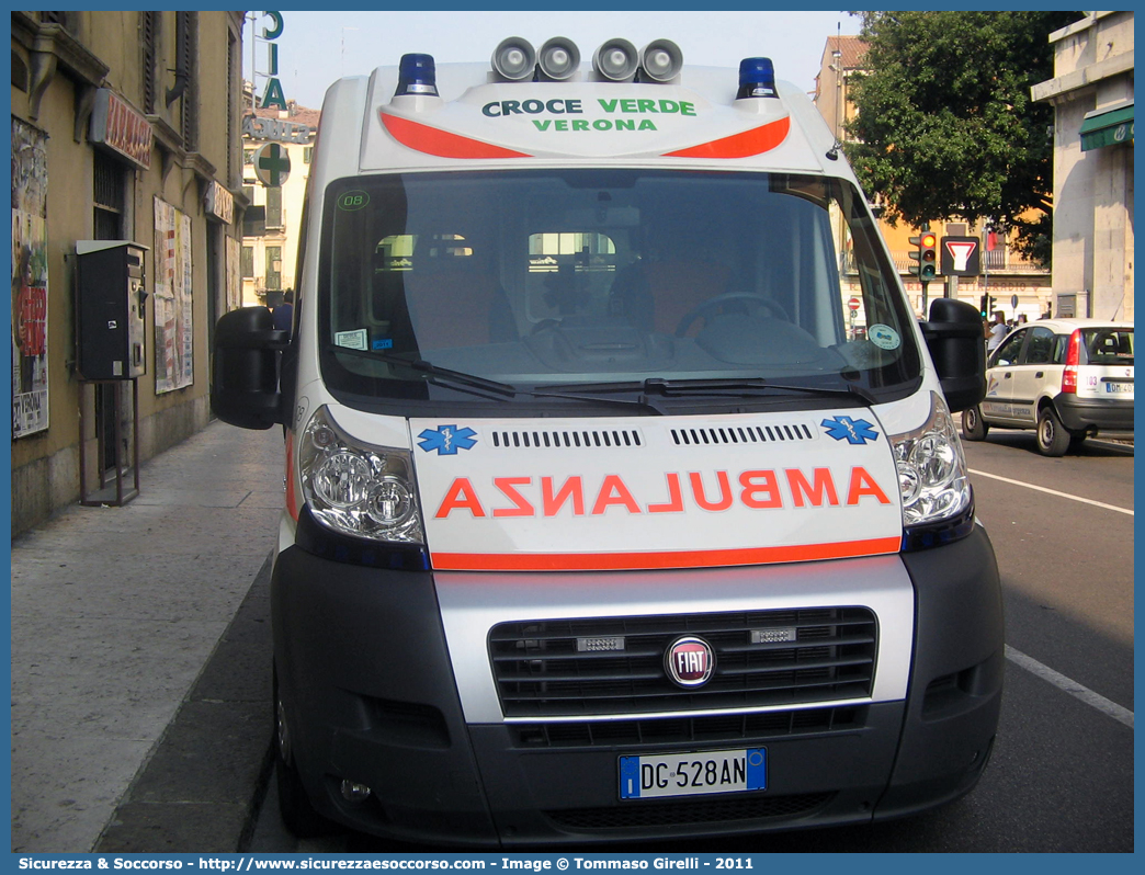 08
Croce Verde Verona
Fiat Ducato III serie
Allestitore Aricar S.p.A.
Parole chiave: Croce Verde;CV;C.V.;Verona;Pubblica;Assistenza;Ambulanza;Fiat;Ducato X250;Aricar;08