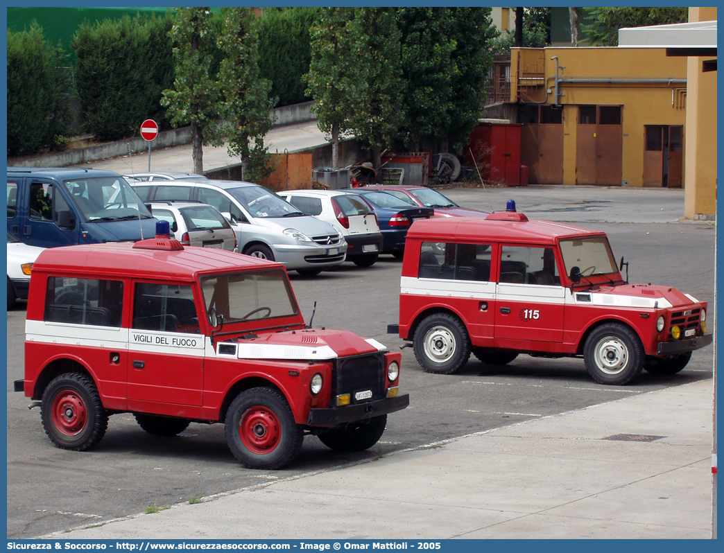 VF 12973
Corpo Nazionale Vigili del Fuoco
Fiat Nuova Campagnola HT
Parole chiave: VF;VVF;V.F.;V.V.F.;Corpo;Nazionale;Vigili del Fuoco;Vigili;Fuoco;Fiat;Campagnola;1107