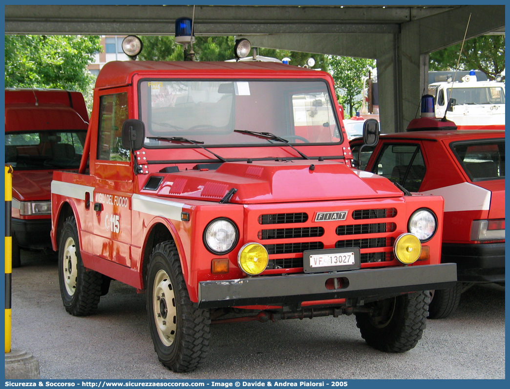 VF 13027
Corpo Nazionale Vigili del Fuoco
Fiat Nuova Campagnola
Parole chiave: VF;VVF;V.F.;V.V.F.;Corpo;Nazionale;Vigili del Fuoco;Vigili;Fuoco;Fiat;Campagnola;1107