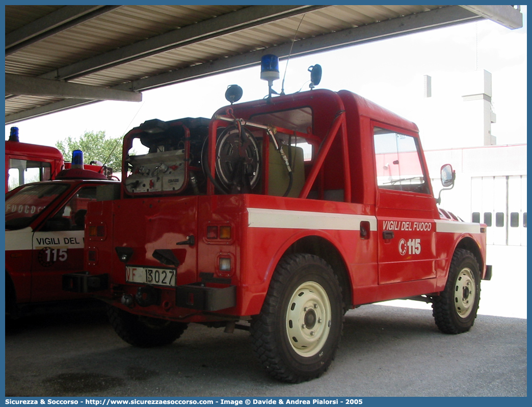 VF 13027
Corpo Nazionale Vigili del Fuoco
Fiat Nuova Campagnola
Parole chiave: VF;VVF;V.F.;V.V.F.;Corpo;Nazionale;Vigili del Fuoco;Vigili;Fuoco;Fiat;Campagnola;1107