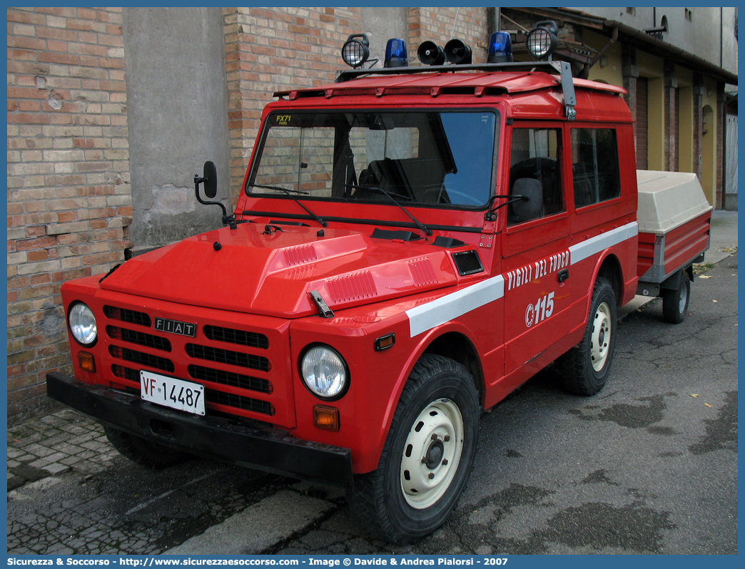 VF 14487
Corpo Nazionale Vigili del Fuoco
Fiat Nuova Campagnola HTL
Parole chiave: VF;VVF;V.F.;V.V.F.;Corpo;Nazionale;Vigili del Fuoco;Vigili;Fuoco;Fiat;Campagnola;1107