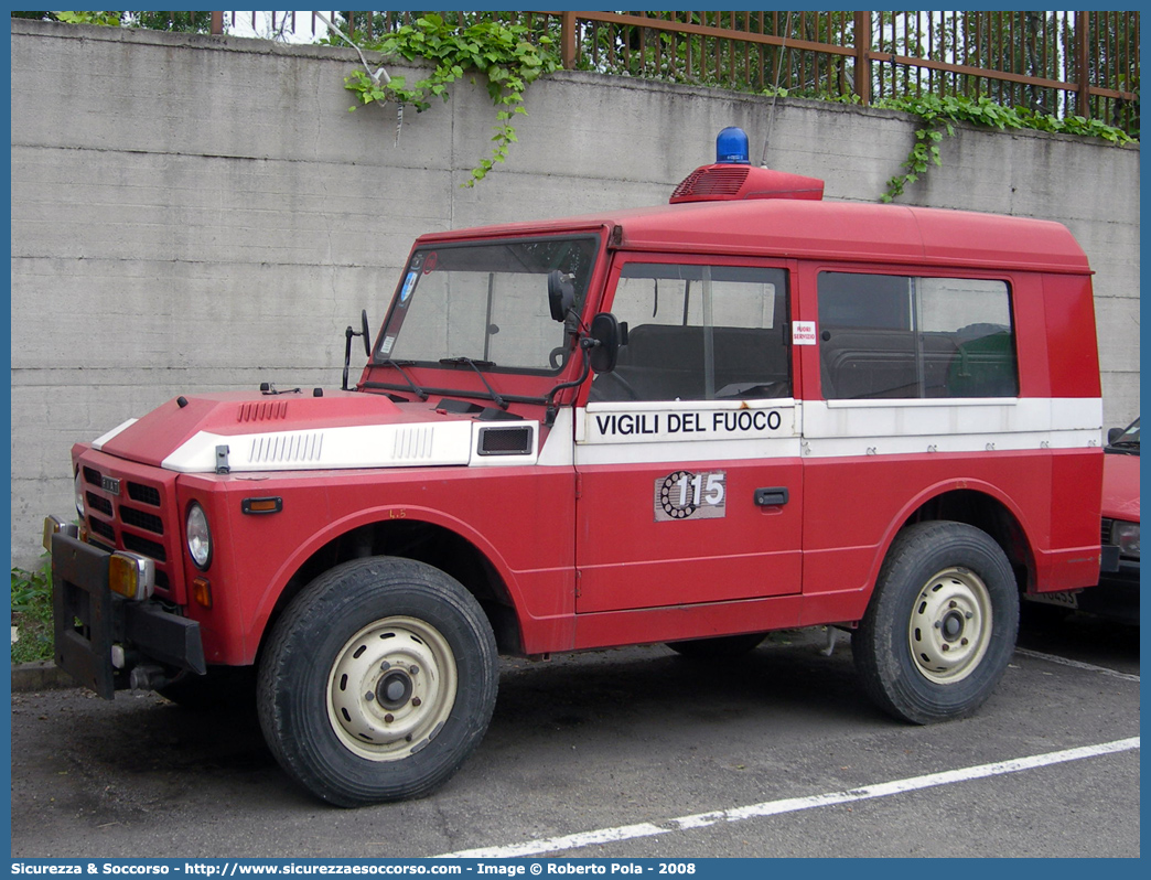 VF 14769
Corpo Nazionale Vigili del Fuoco
Fiat Nuova Campagnola HTL
Parole chiave: VF;VVF;V.F.;V.V.F.;Corpo;Nazionale;Vigili del Fuoco;Vigili;Fuoco;Fiat;Campagnola;1107