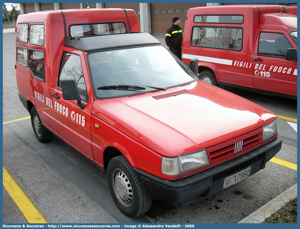 VF 17992
Corpo Nazionale Vigili del Fuoco
Fiat Fiorino II serie
Parole chiave: VVF;V.V.F.;Corpo;Nazionale;Vigili;del;Fuoco;Fiat;Fiorino