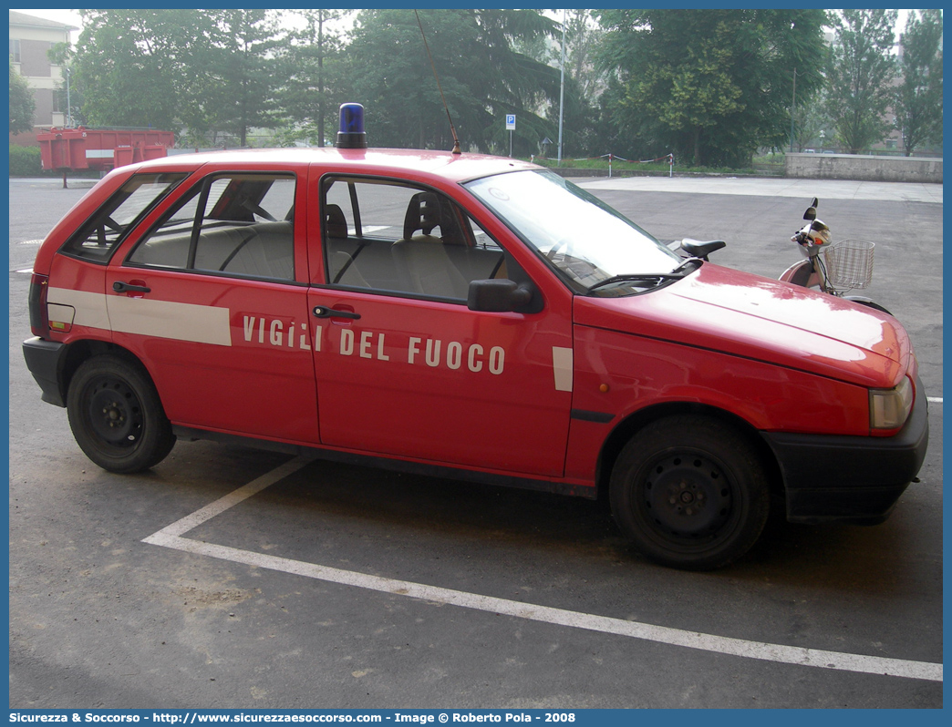 VF 18230
Corpo Nazionale Vigili del Fuoco
Fiat Tipo II serie
Parole chiave: VF;VVF;V.F.;V.V.F.;Corpo;Nazionale;Vigili del Fuoco;Vigili;Fuoco;Fiat;Tipo;18230