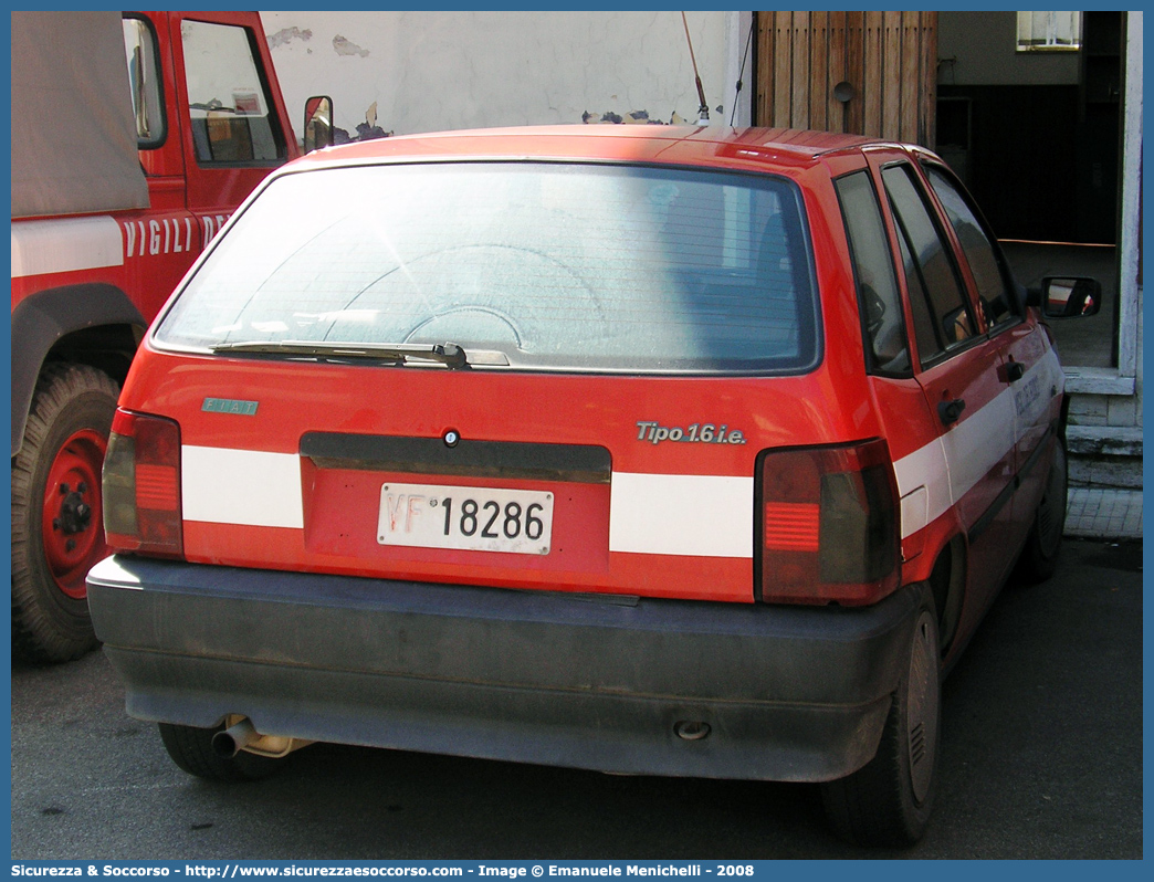 VF 18286
Corpo Nazionale Vigili del Fuoco
Fiat Tipo II serie
Parole chiave: VF;VVF;V.F.;V.V.F.;Corpo;Nazionale;Vigili del Fuoco;Vigili;Fuoco;Fiat;Tipo;18286