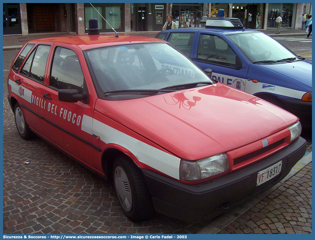 VF 18317
Corpo Nazionale Vigili del Fuoco
Fiat Tipo II serie
Parole chiave: VF;VVF;V.F.;V.V.F.;Corpo;Nazionale;Vigili del Fuoco;Vigili;Fuoco;Fiat;Tipo;18317