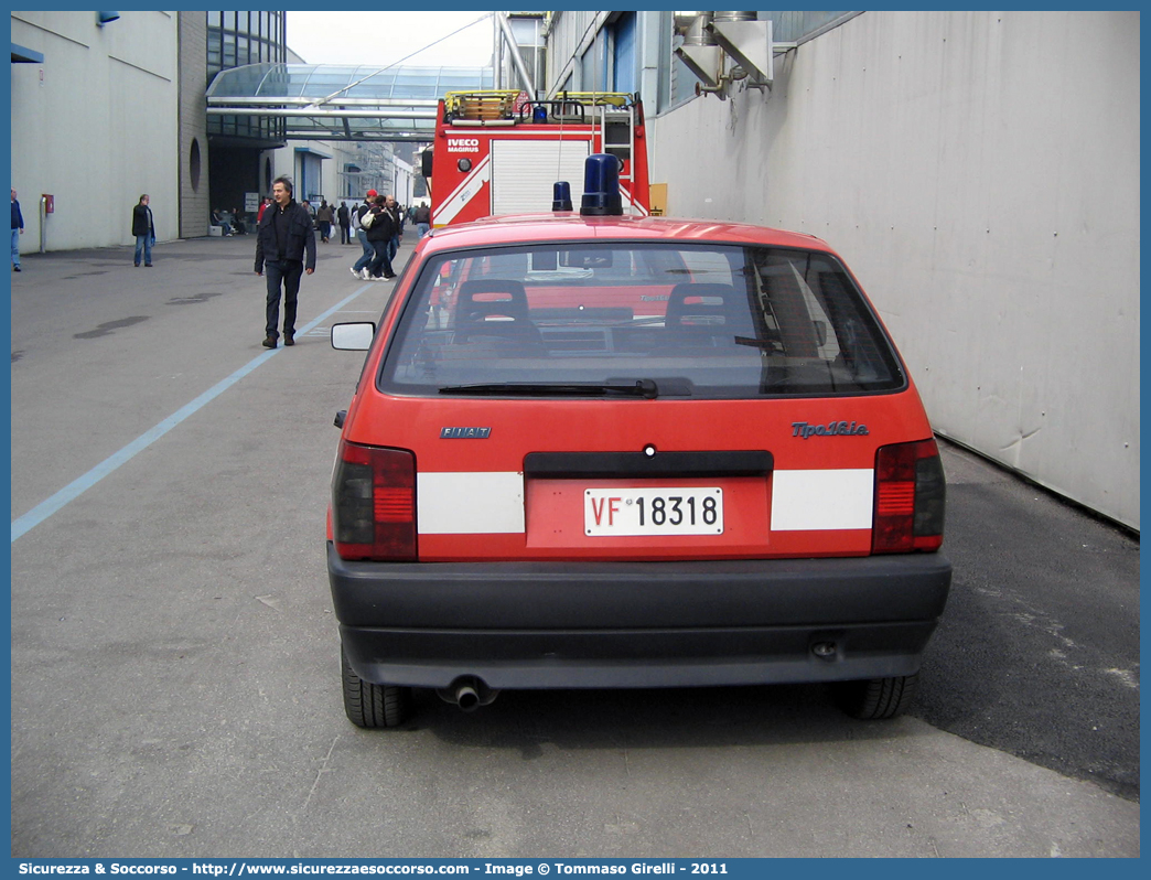 VF 18318
Corpo Nazionale Vigili del Fuoco
Fiat Tipo II serie
Parole chiave: VF;VVF;V.F.;V.V.F.;Corpo;Nazionale;Vigili del Fuoco;Vigili;Fuoco;Fiat;Tipo;18318