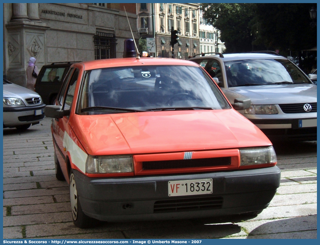 VF 18332
Corpo Nazionale Vigili del Fuoco
Fiat Tipo II serie
Parole chiave: VF;VVF;V.F.;V.V.F.;Corpo;Nazionale;Vigili del Fuoco;Vigili;Fuoco;Fiat;Tipo;18332