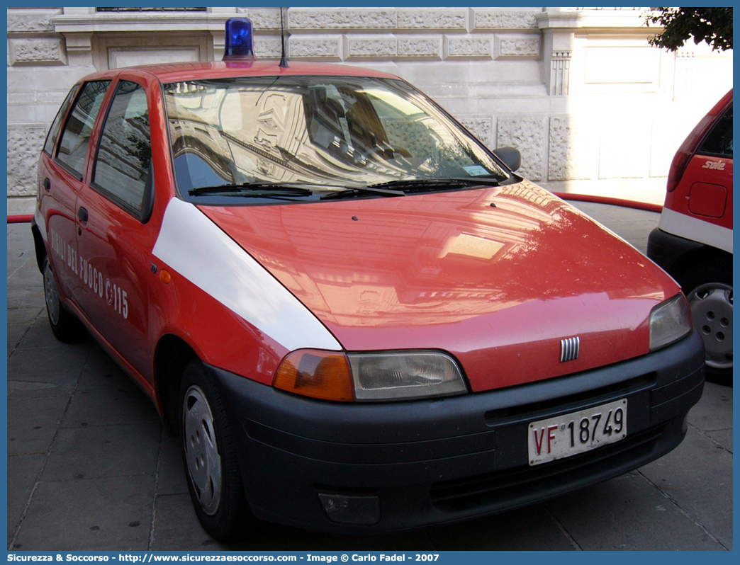 VF 18749
Corpo Nazionale Vigili del Fuoco
Fiat Punto I serie
Parole chiave: VF;VVF;V.F.;V.V.F.;Corpo;Nazionale;Vigili del Fuoco;Vigili;Fuoco;Fiat;Punto